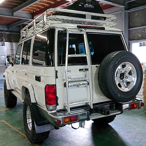 TOYOTA ランドクルーザー70